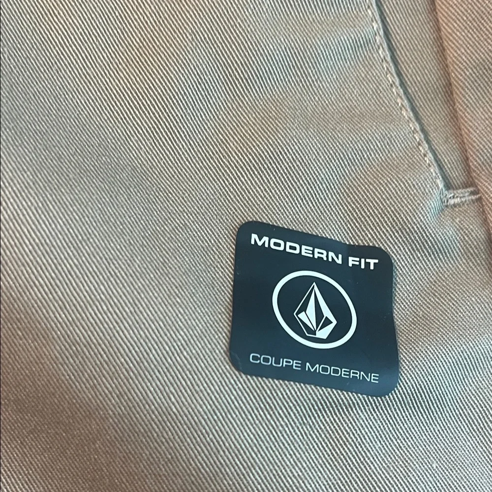💁‍♂️MENS Volcom Flat Front Shorts in Khaki NWOT - Picture 3 of 7
